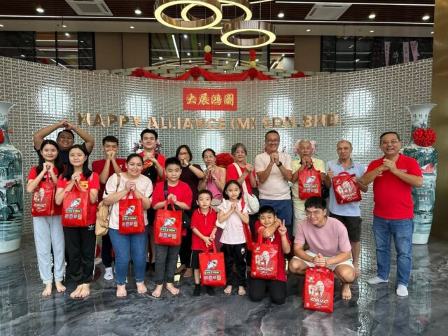 Today, we were happy to welcome the team from Angels Children's Home to Happy Alliance! ✨ It was a wonderful visit filled with joy and meaningful connections. 😇 We’re grateful for the opportunity to share and create happiness together.
今天,我们很高兴欢迎天使儿童之家团队来到Happy Alliance!✨ 这次访问充满了欢乐和有意义的交流。😇 我们感谢有机会共同分享和创造快乐。☺️